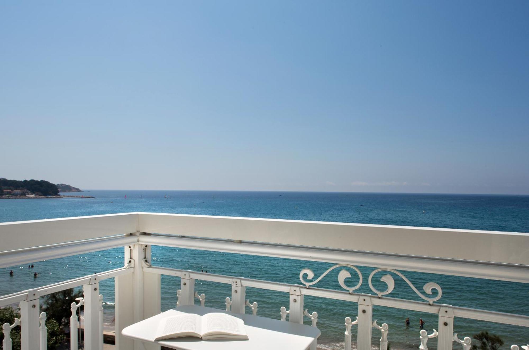 Grand Hotel Des Sablettes Plage, Curio Collection By Hilton La Seyne-sur-Mer Exterior foto