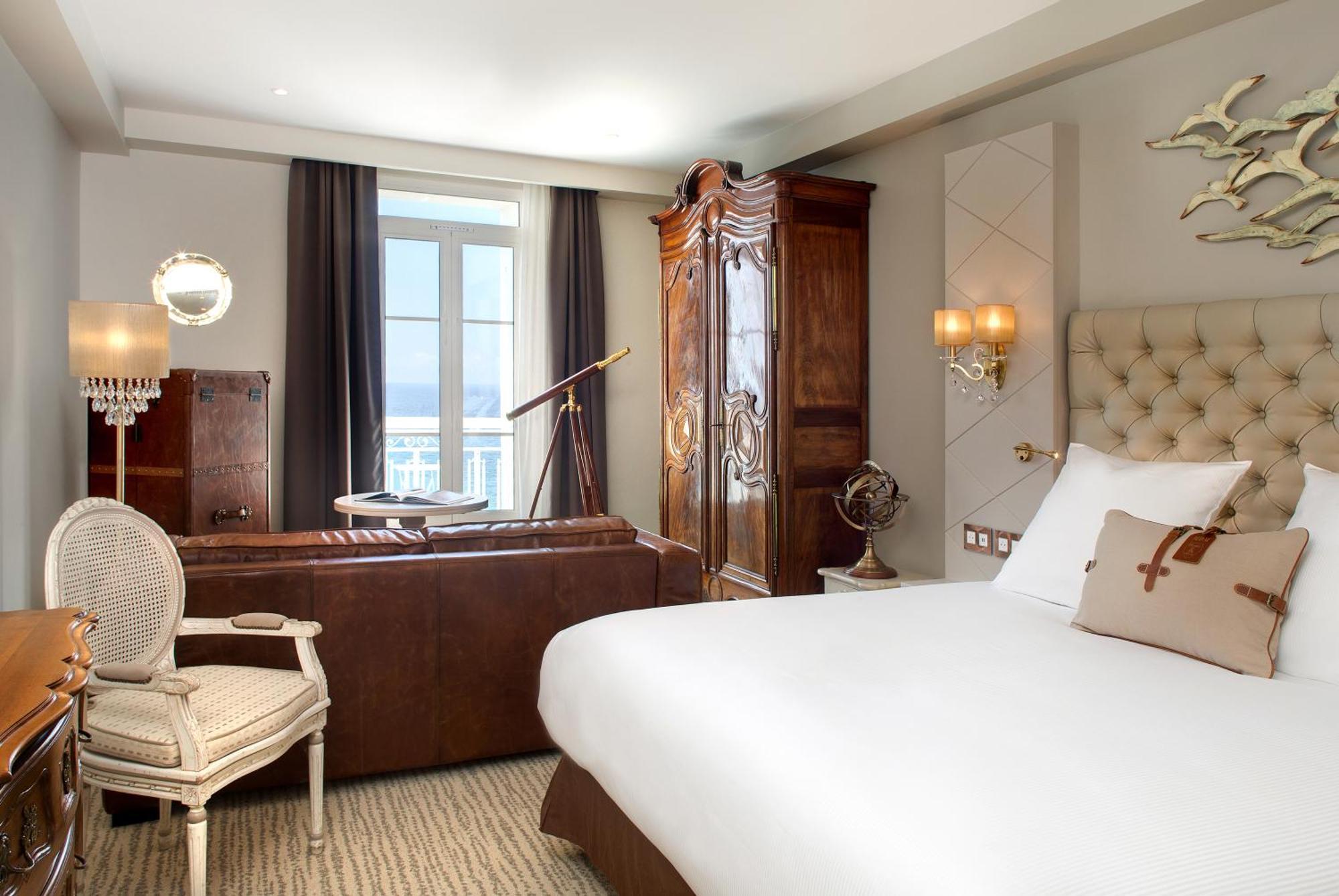 Grand Hotel Des Sablettes Plage, Curio Collection By Hilton La Seyne-sur-Mer Exterior foto